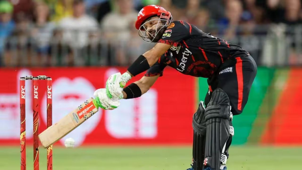 Mohammad Rizwan retired out in BBL